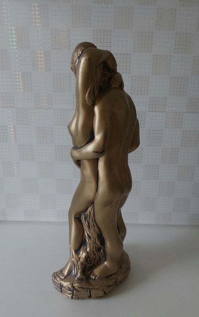 Статуэтка мужчины и женщины (эротика).