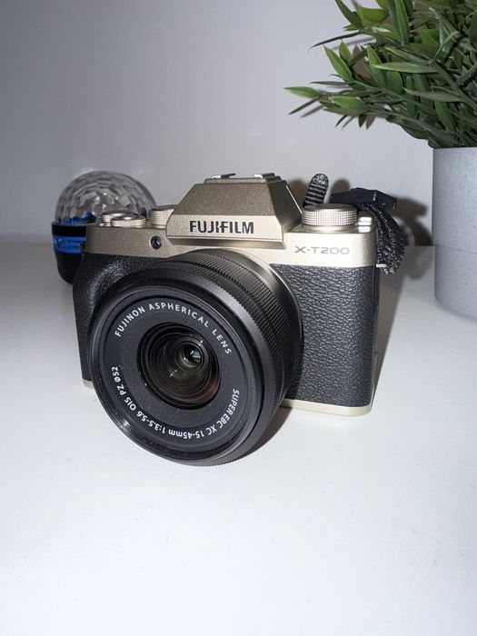 Fujifilm X-T200 Srebrny + Obiektyw 15-45mm