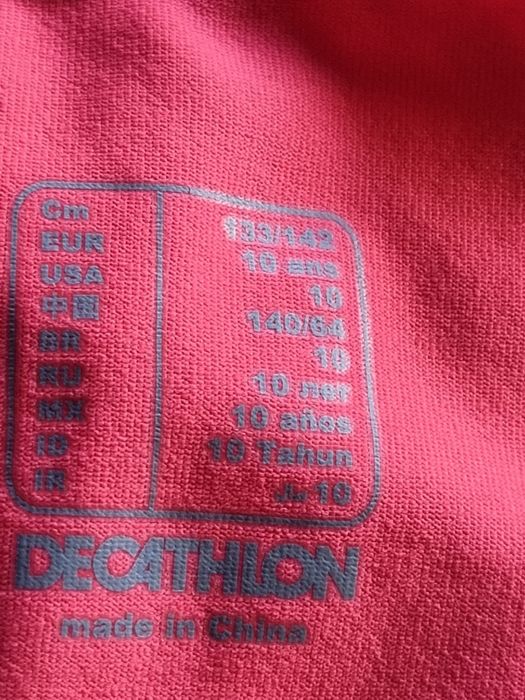 camisola  Decathlon ideal para jogar Tenis