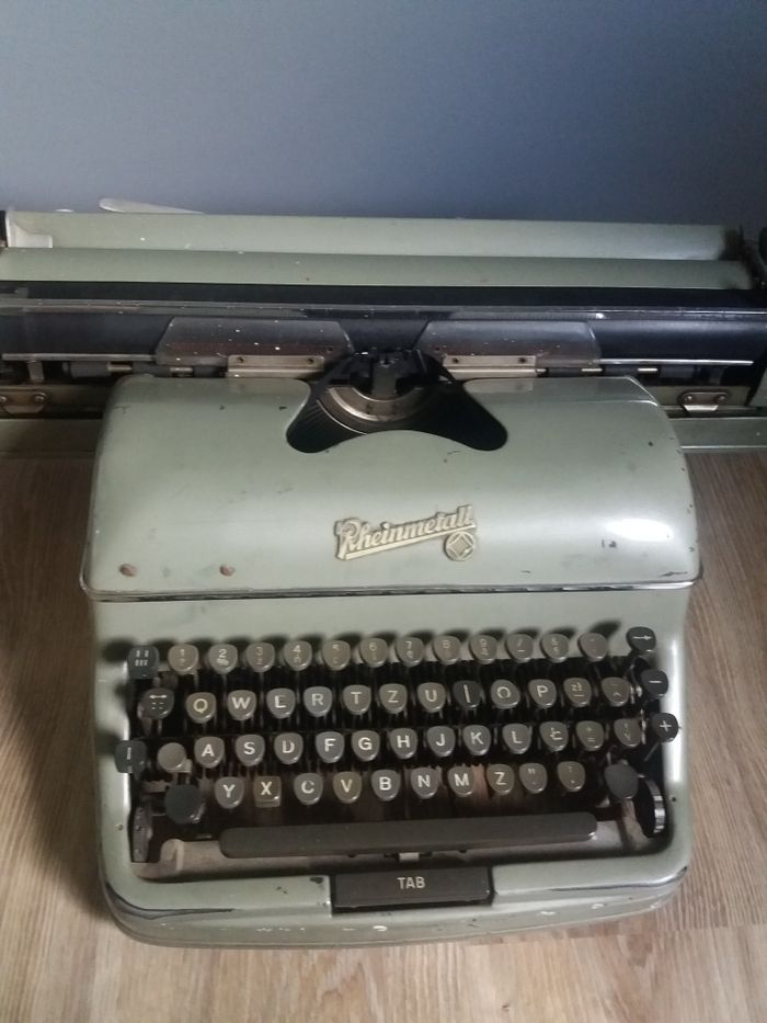 stara maszyna do pisania