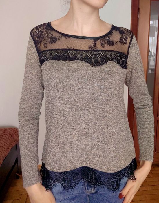 Жіноча блуза з мереживом