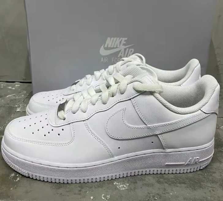 Uniseks/Trampki/Damskie/Nike Air Force 1 Low '07 White R.44