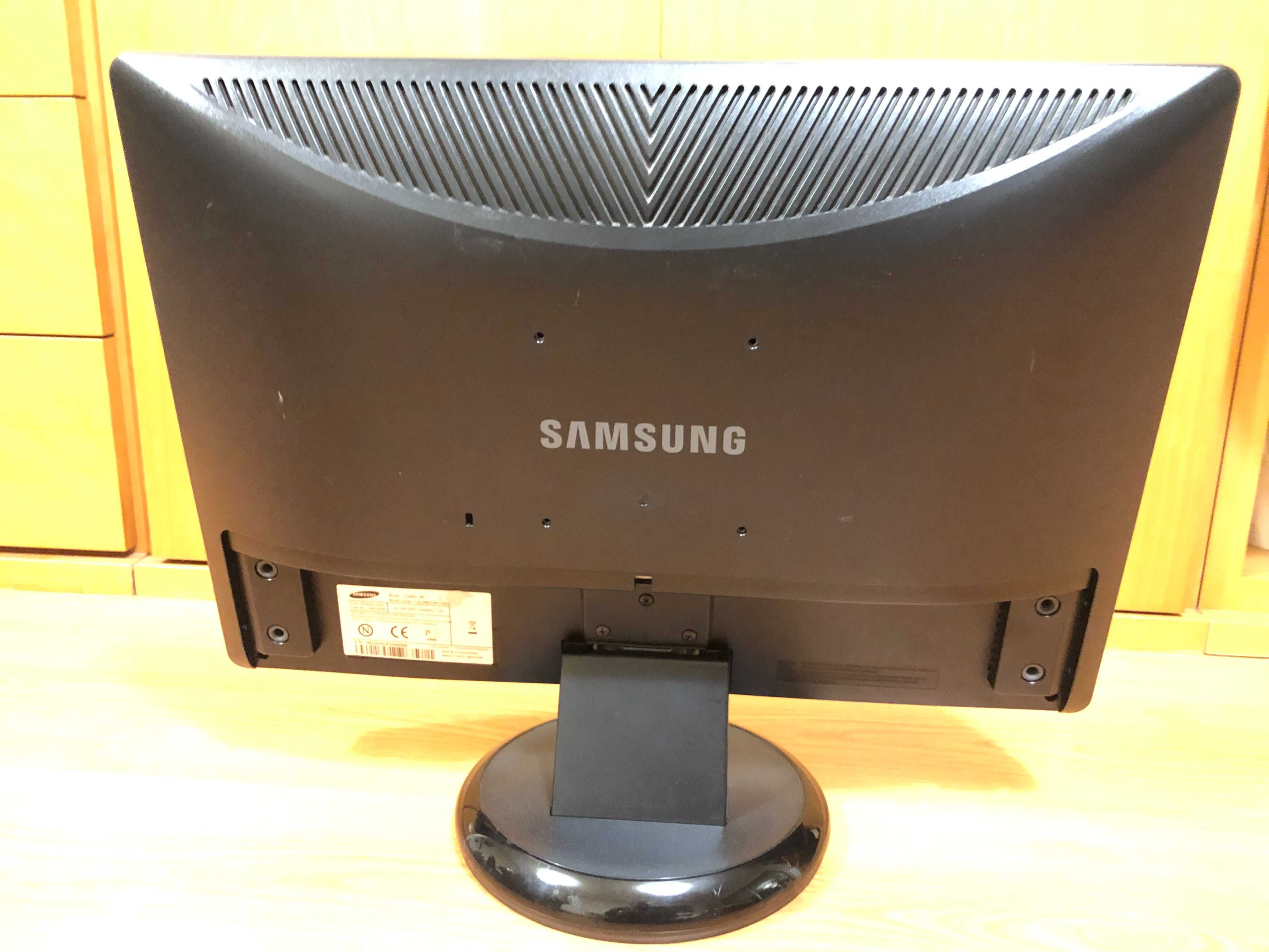 Monitor PC LCD Samsung SyncMaster 226BW 22"  (Preto)