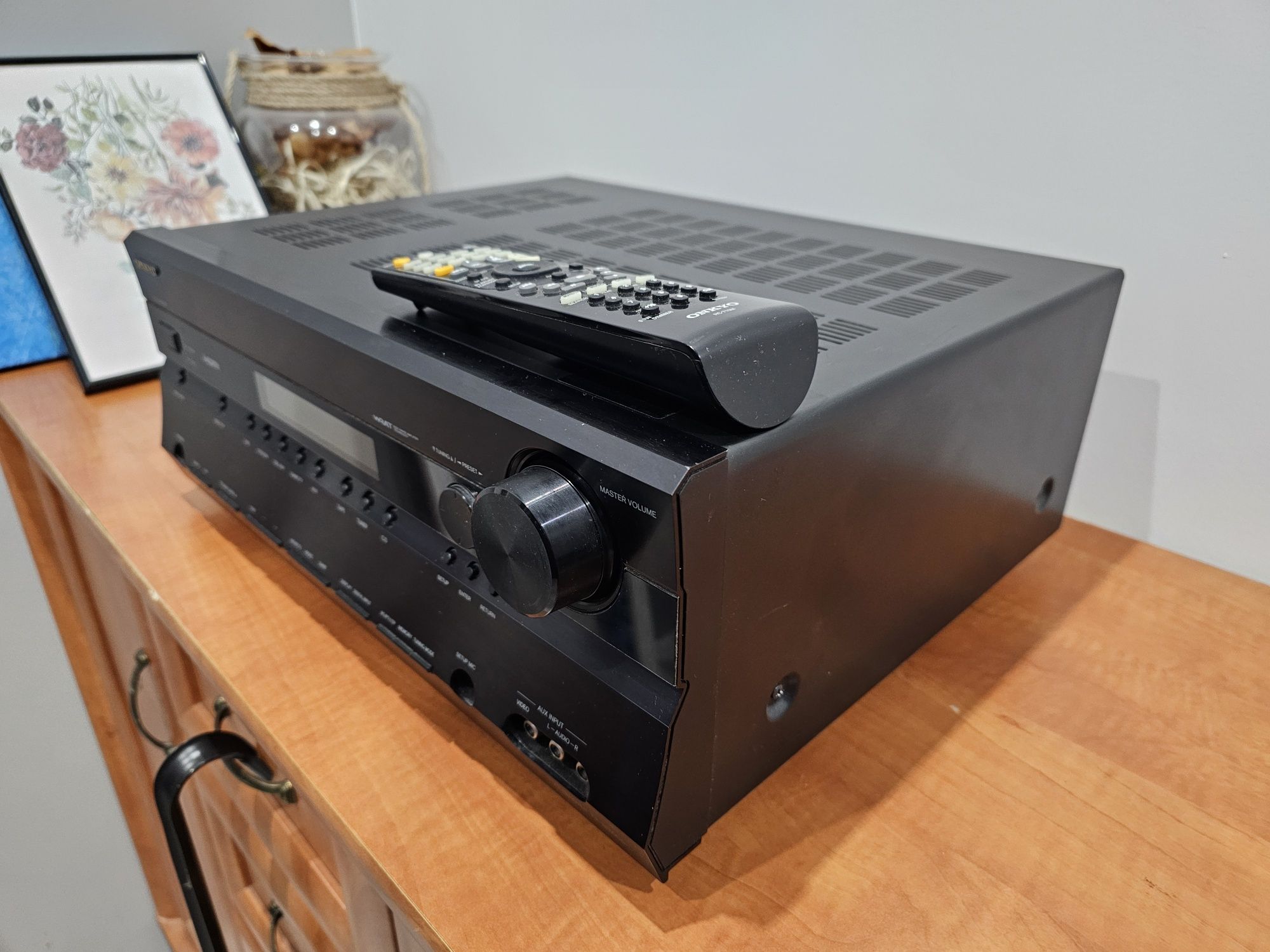 Amplituner ONKYO TX-SR606