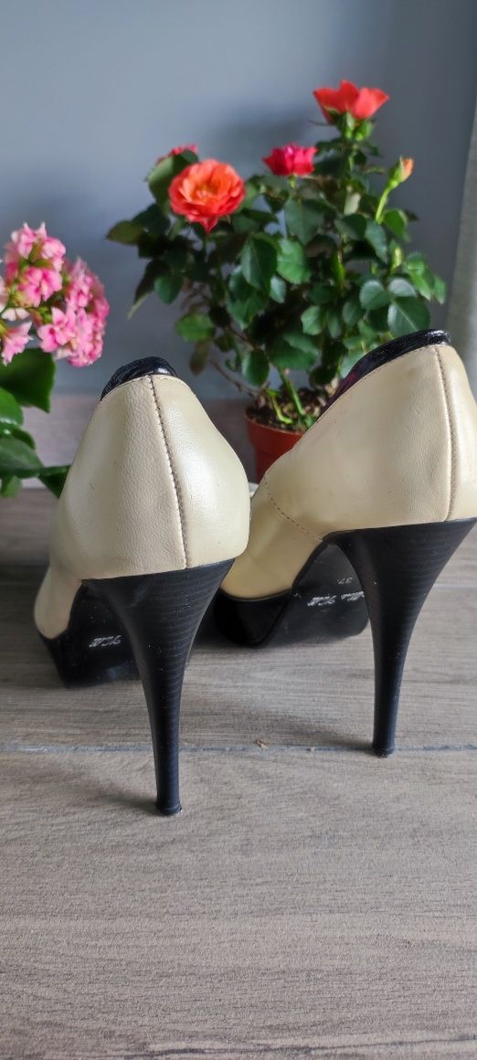 Стильні весільні туфлі Alberto Violli 37 розмір