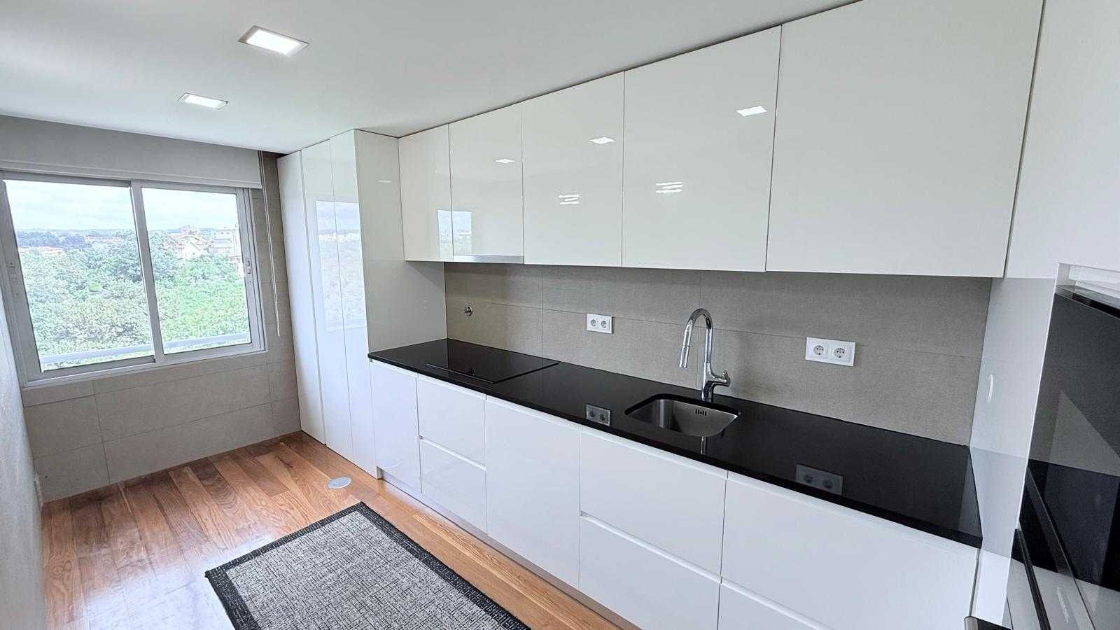 T3 Triplex em Condomínio Fechado
