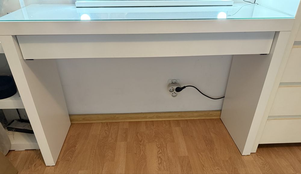 Toaletka biurko ikea malm + lustro led