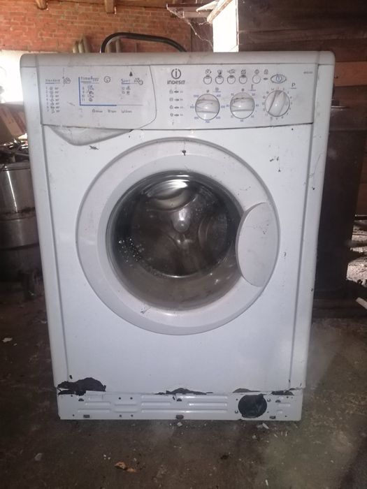 Пральна машина indesit