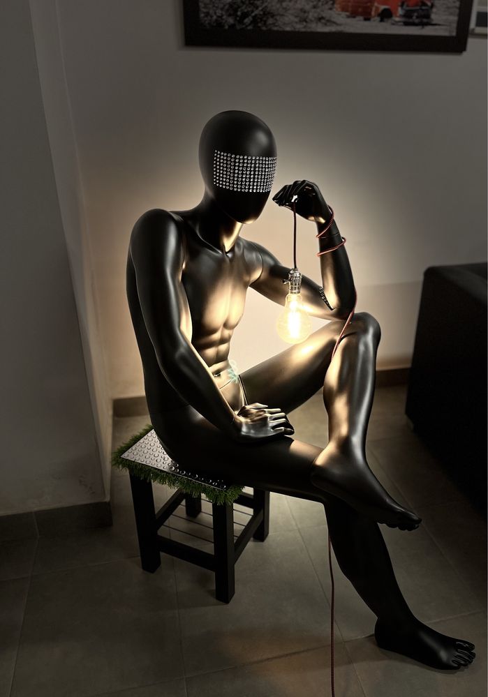 Lampa manekin siedząca glamour unikat rękodzieła upcycling