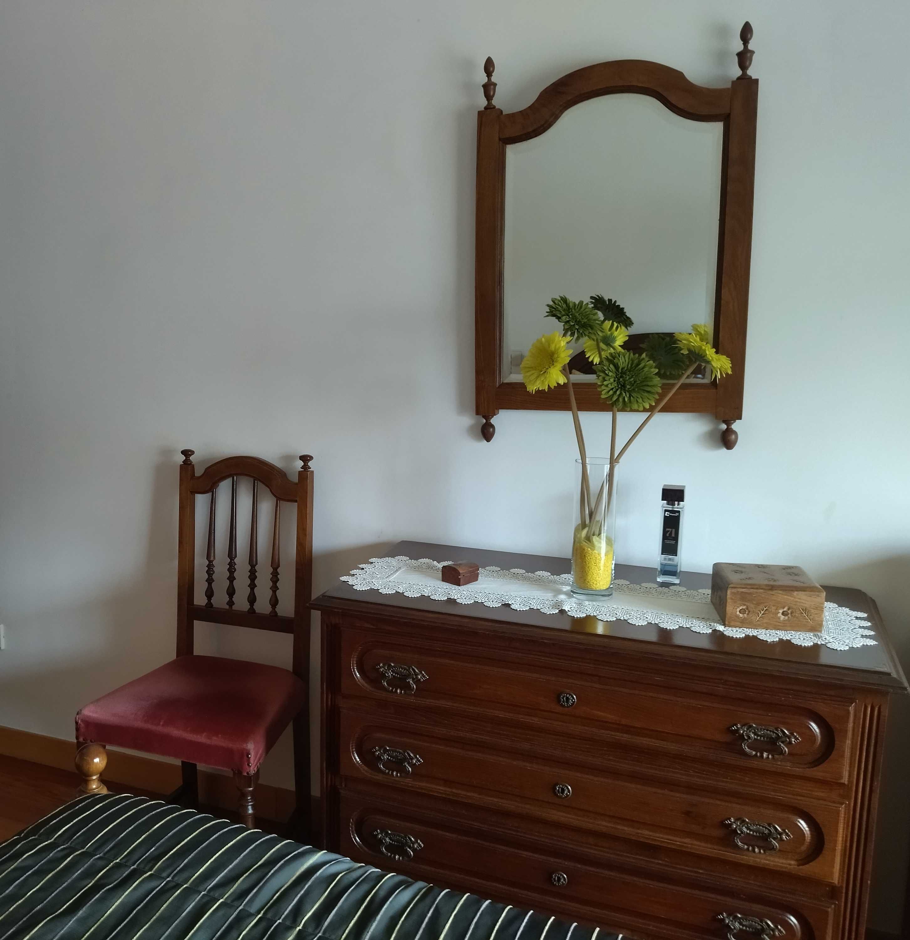 Móveis de quarto em madeira