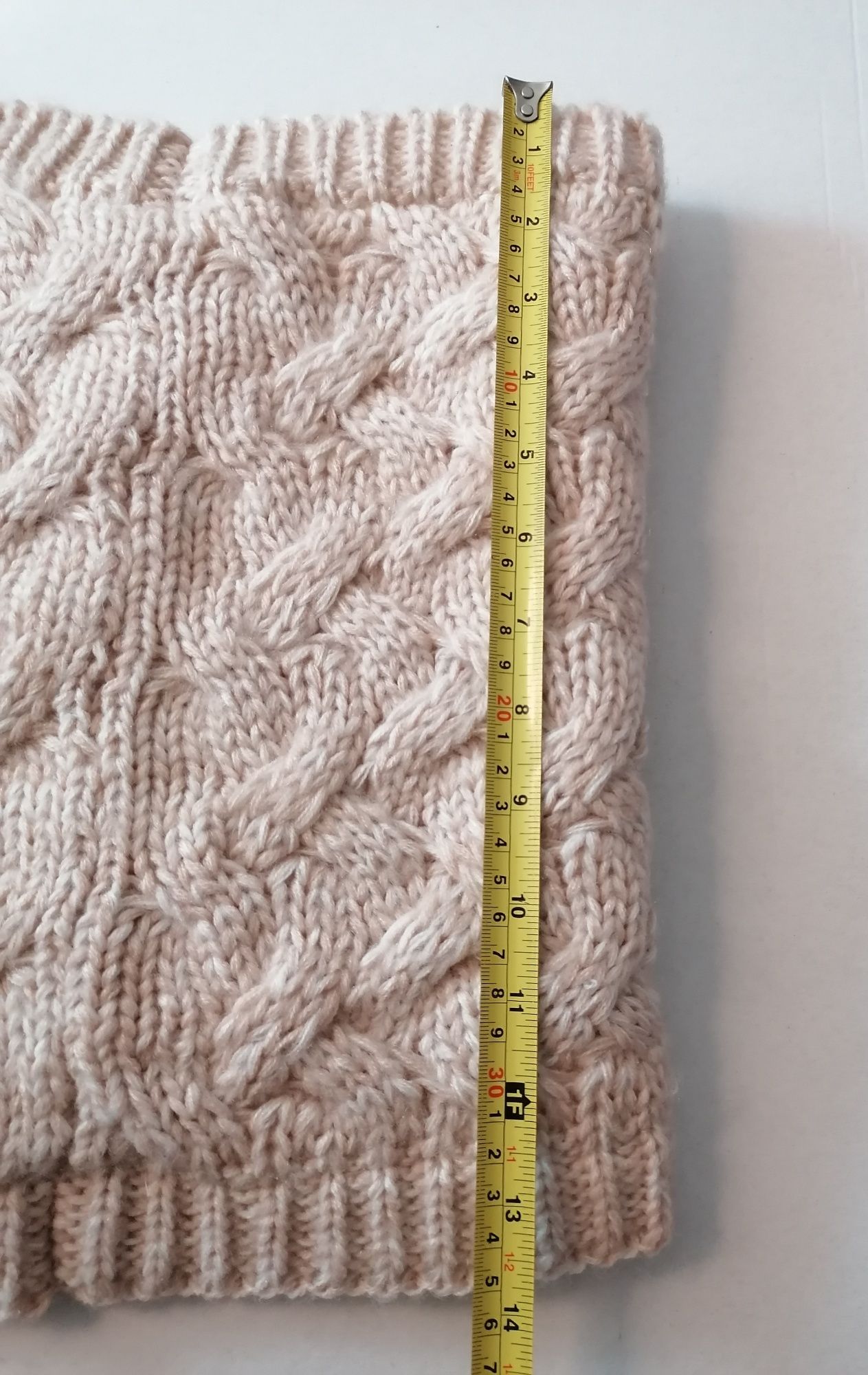 Gola em lã e forrada 35 x 35 cm