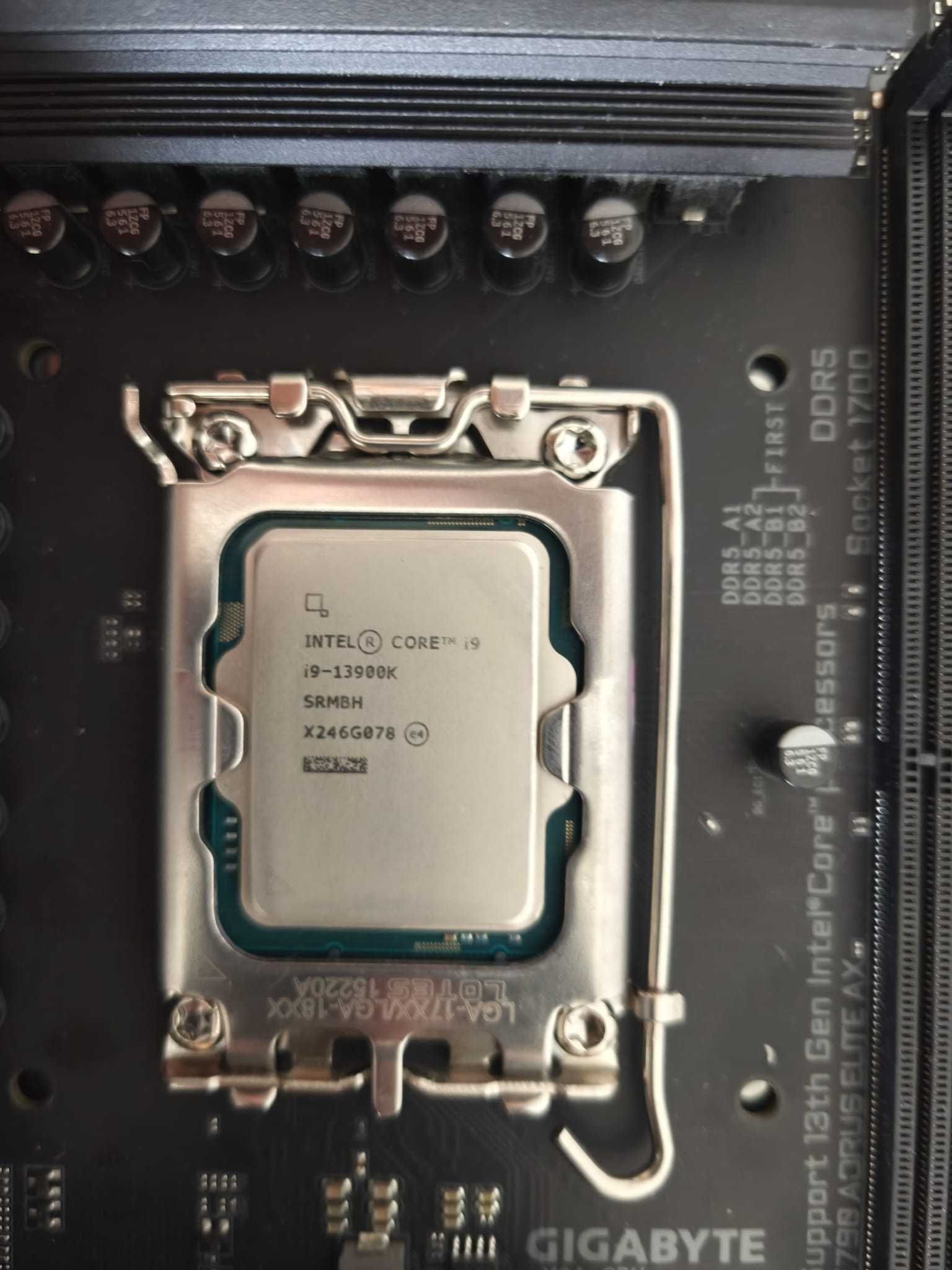 OPORTUNIDADE - PC Gaming (i9-13900k, 32Gb DDR5, GTX1080)
