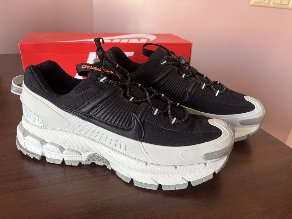 Кросівки Nike Zoom Vomero Roam