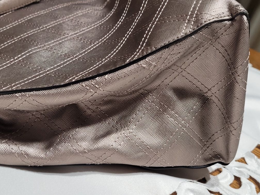 Torba daska GUESS