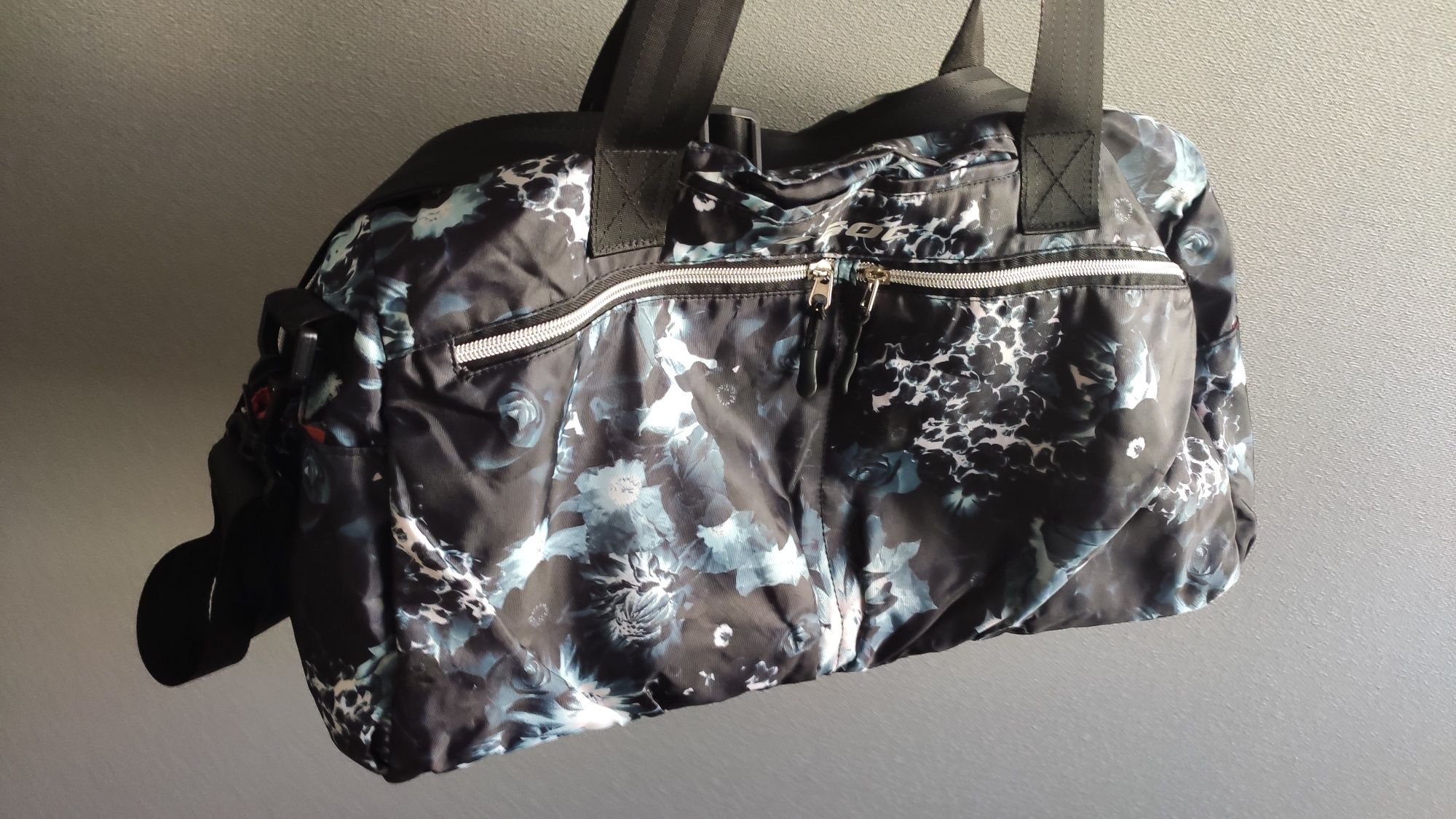 Torba damska sportowa SOC wzór black flowers