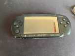 PSP 1004 com ecrã partido + 6 jogos bons + bolsa – 50€