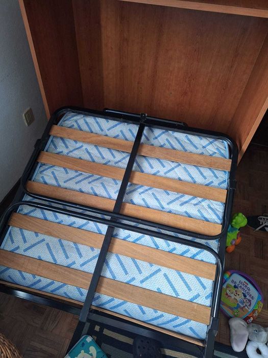 Móvel com cama embutida