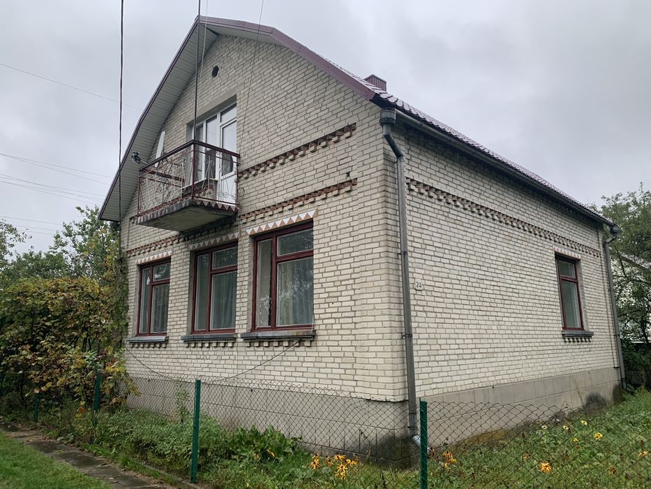 Продам будинок поруч з сосновим лісом