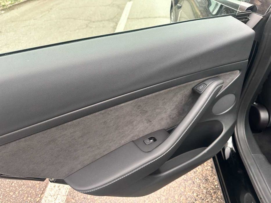 продам Tesla 3 2023