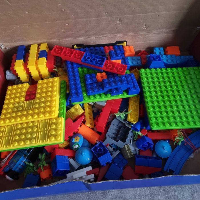 Констурктор дитячий з поїздом і залізничною колією