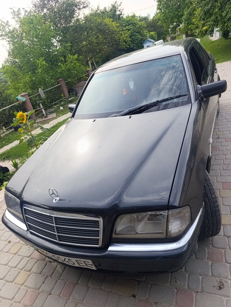 Мерседес 202 1.8 бенз 1999 р