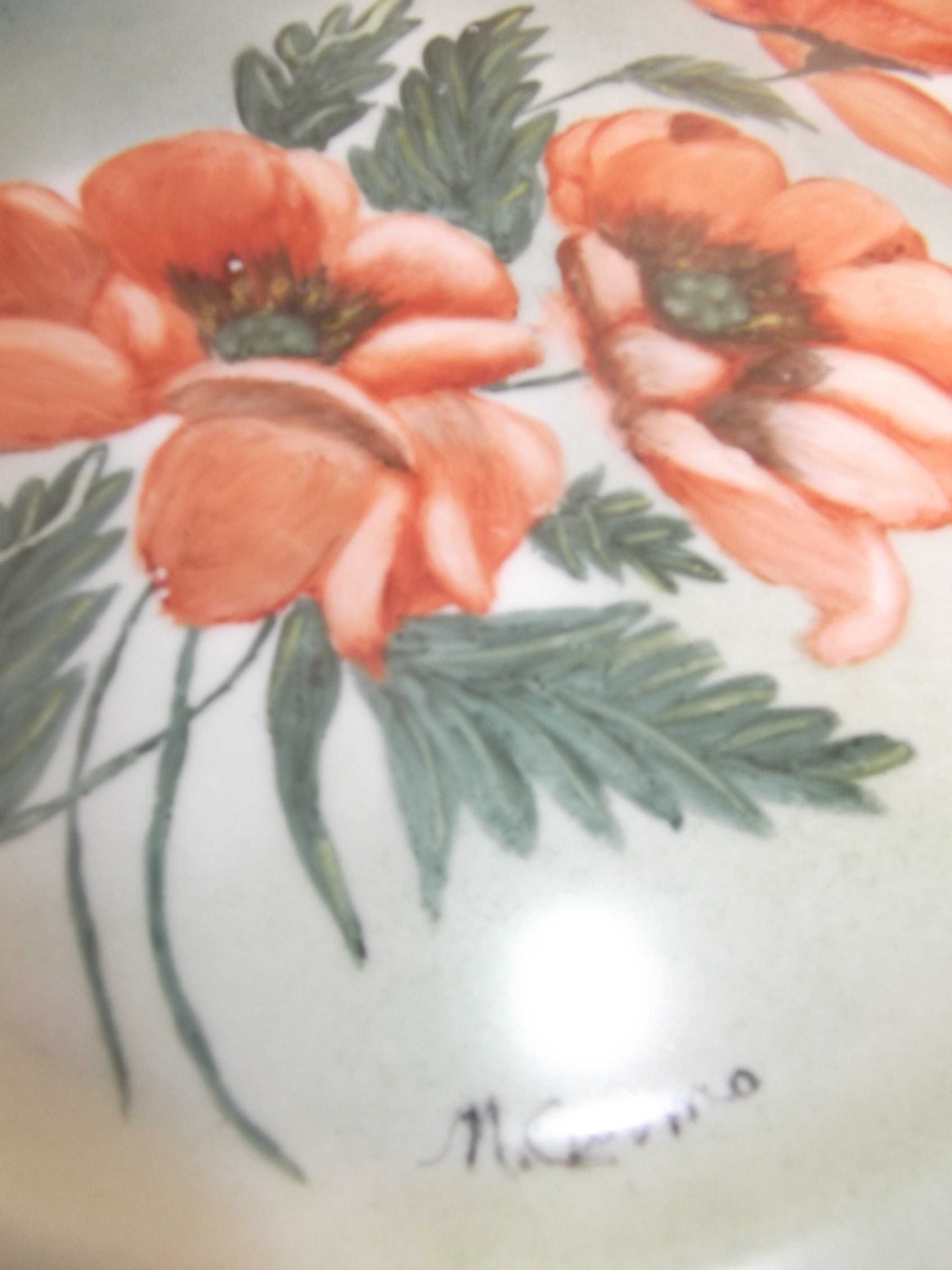 Pratos redondos porcelana flores/Round porcelain plates with flowers