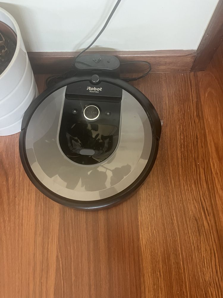 Aspirador Robot Roomba i7 – Com peças novas!