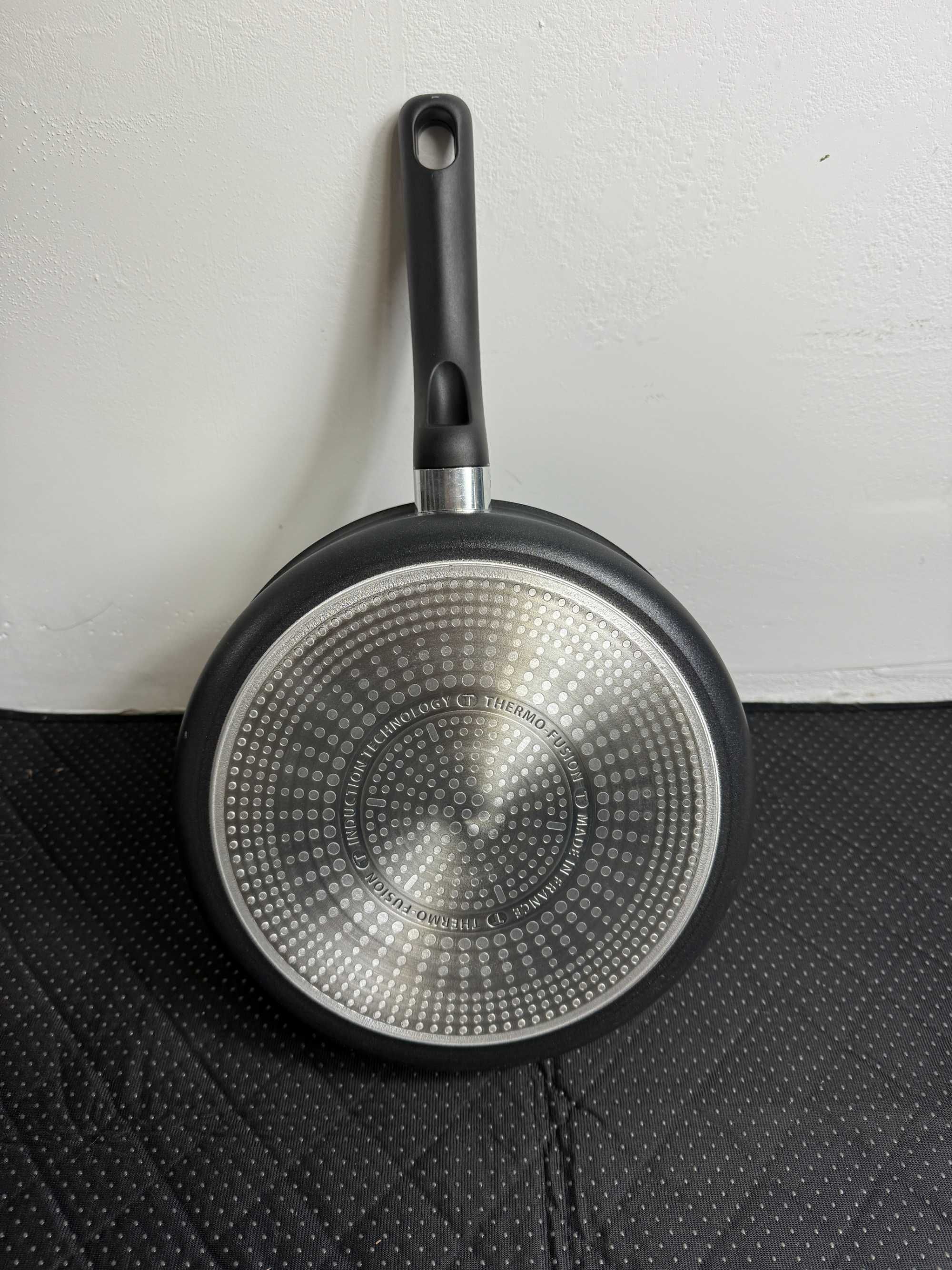Tefal Start'easy głęboka patelnia 24 cm tytanowa
