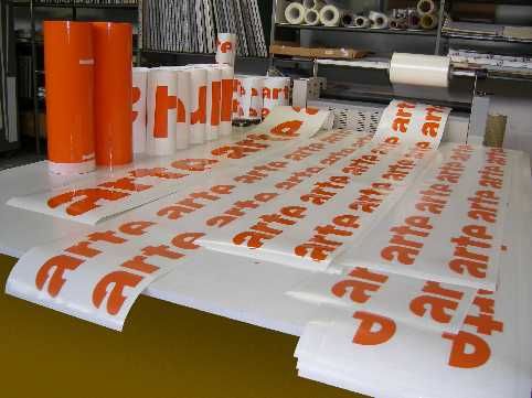 Naklejki wycinane  z folii na Zamówienie