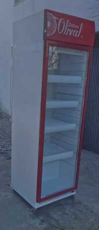 Vitrine vertical