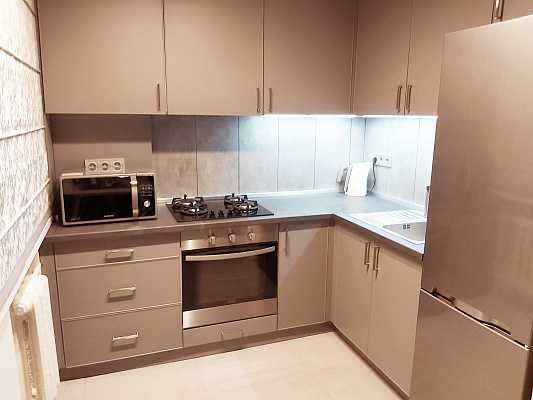 Сдам квартиру в центрі погодинно подобово. Власник.