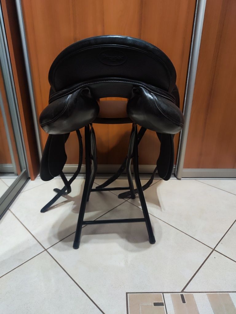 Siodło ujeżdżeniowe Prestige Modena 17"