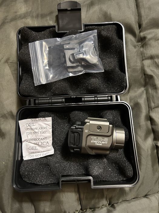 Ліхтарик з ЛЦВ TLR-8