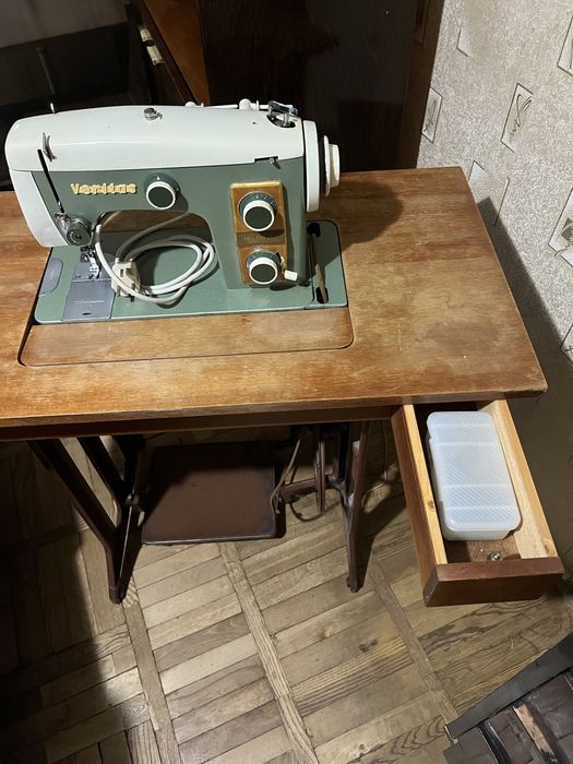 Швейна машина Veritas