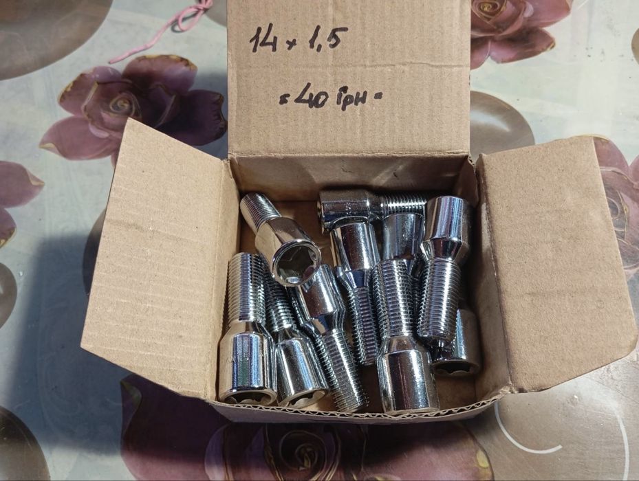 Болти колісні 14/1,5 10 шт