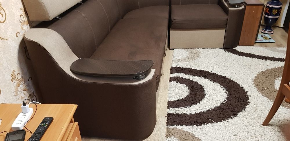 Продаж диван у гарному стані