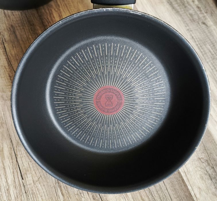 2 Patelnie Tefal Tytan Unlimited 24cm i 26cm