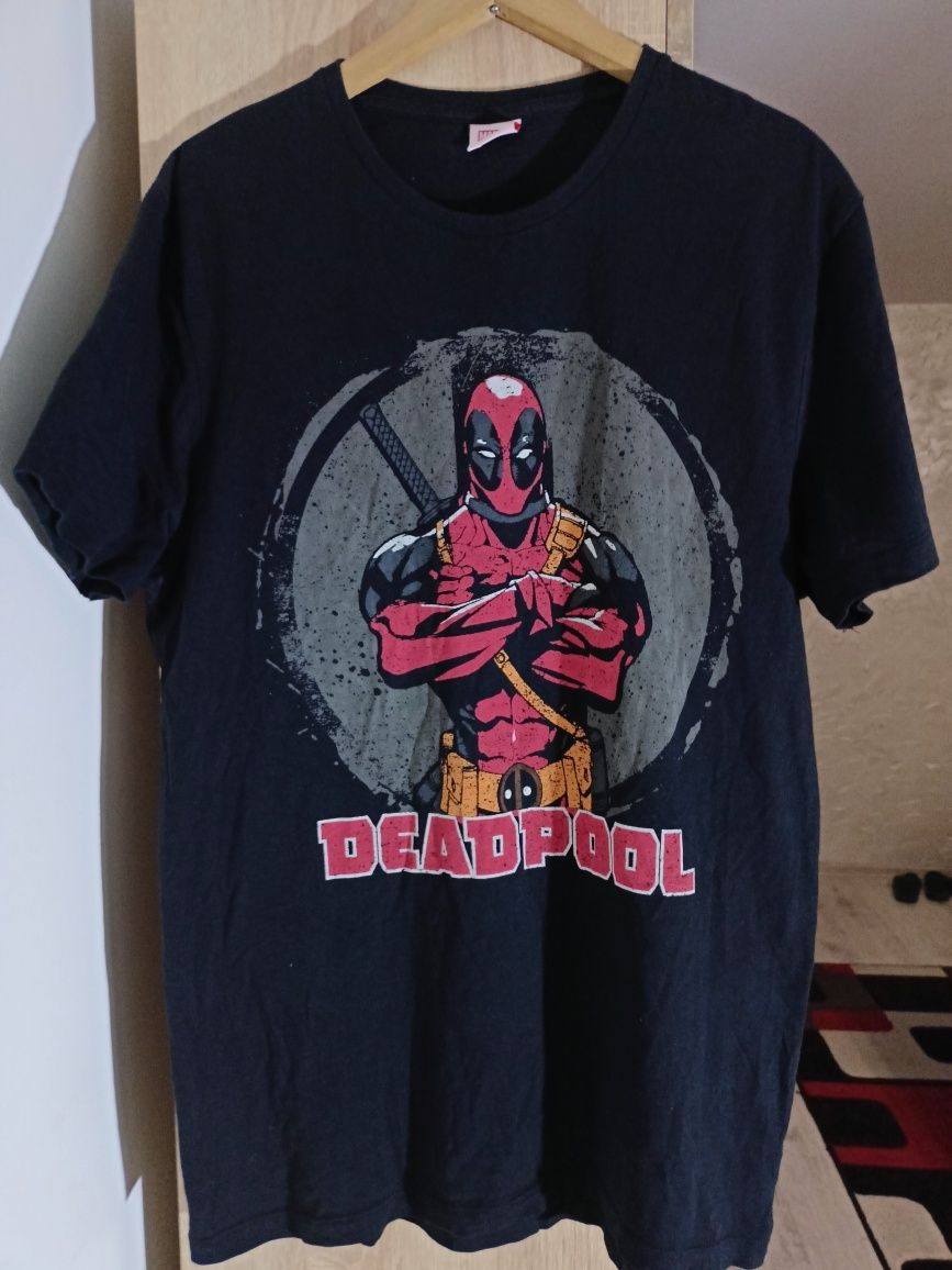 Koszulka męska z krótkim rękawem. Deadpool. Marvel. 
Rozmiar M.
Stan b