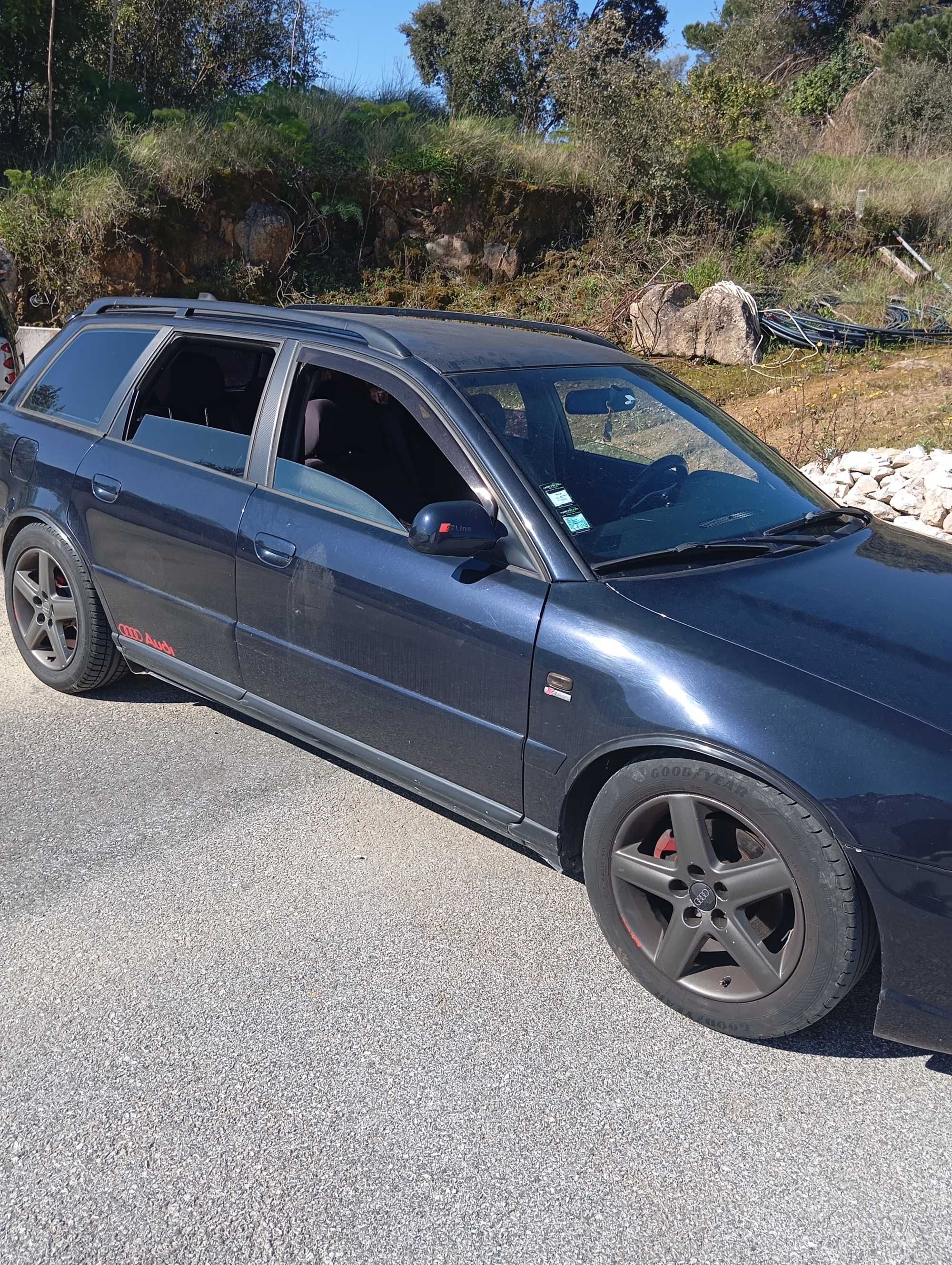 Audi A4 B5 – 2000 – Gasolina 
Valor negociável.