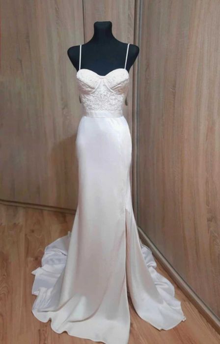 Gorsetowa maxi ślubna z trenem rybka syrenka asos