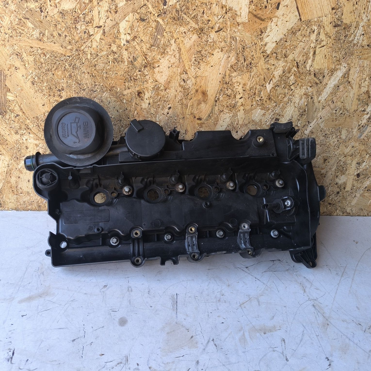 Pokrywa zaworow BMW E60 E61 E90 E91 E92 e93 e87 n47 1.8d 1.6d 2.0d