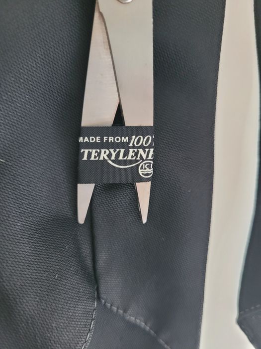 krawat czarny wąski