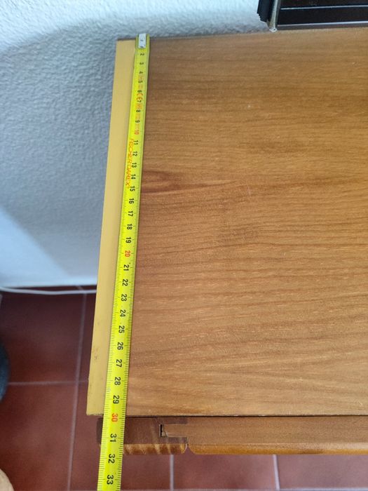 Aparador de TV , sala ou sala de jantar em pinho mel