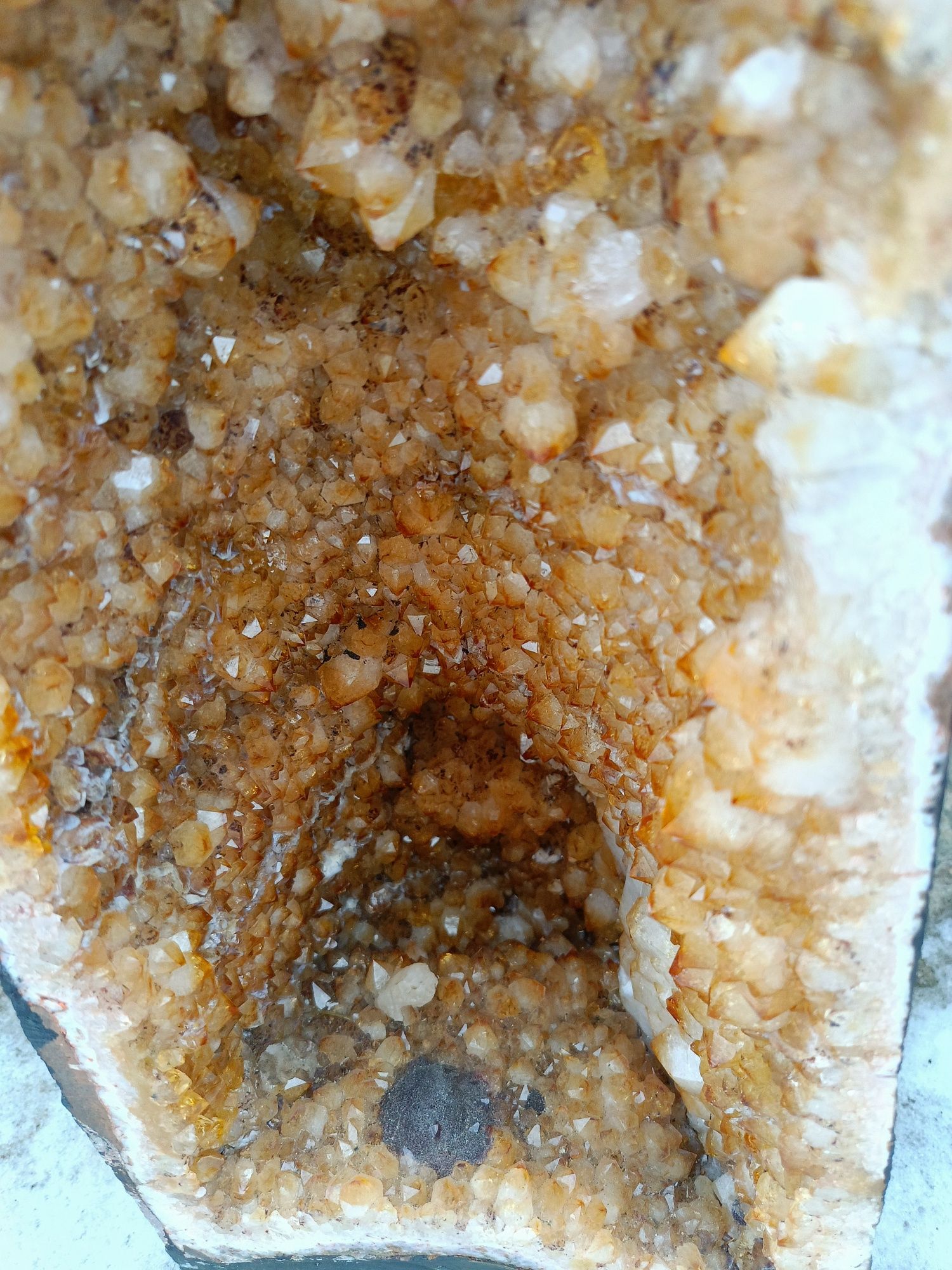Naturalny kamień Cytryn Geoda Grota Wielki okaz