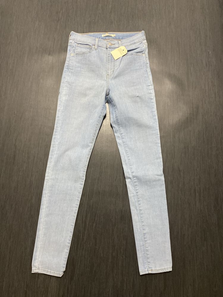 Jean Levi’s Mulher Mile High Super Skinny Claro AzuL W28 L30