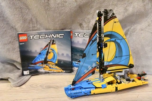 LEGO Technic Klocki LEGO Technic Jacht wyścigowy 42074