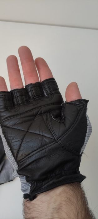 Luvas desportivas Pro master pele e nylon cinza e preta