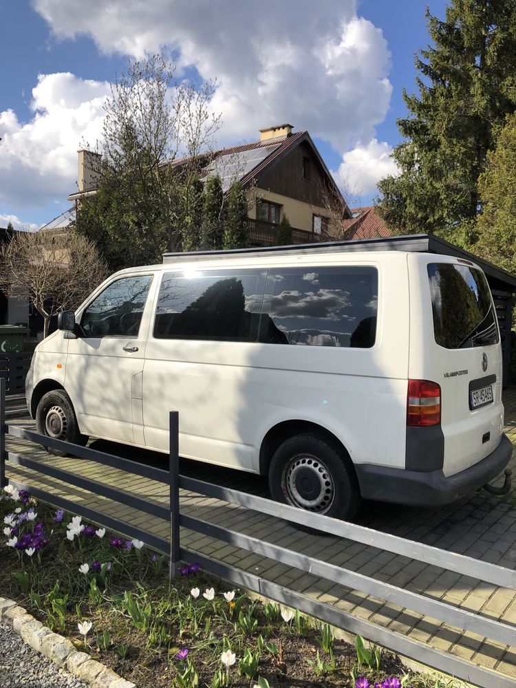 VW Transporter T5 9 osobowy