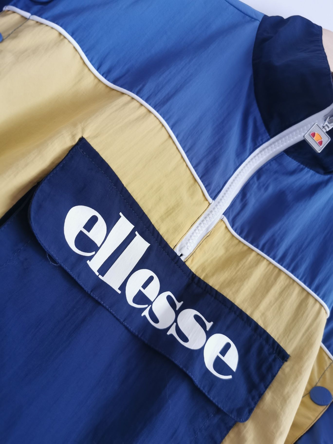 Ellesse kurtka cienka lekka damska kamizelka S/M 
damskaEllesse kurtka
