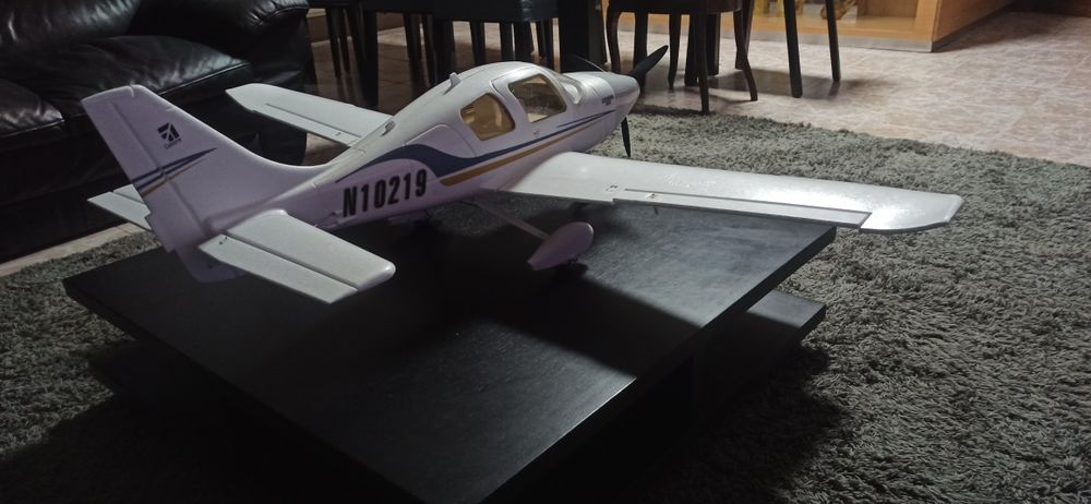 New Radio-Controlled Cessna 400 Model64729697045506121